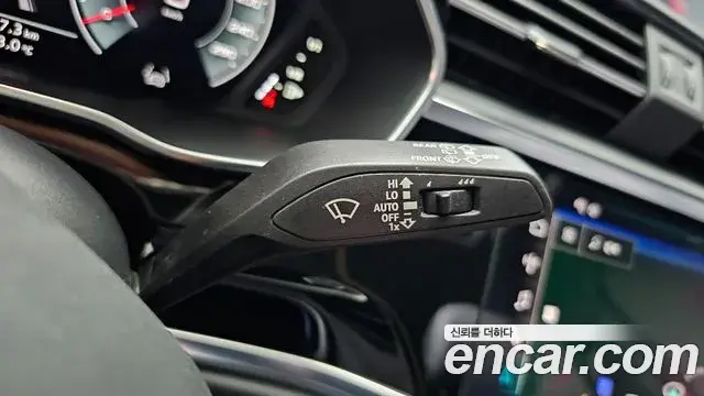 Audi Q3 2023 — ფოტო 23/25