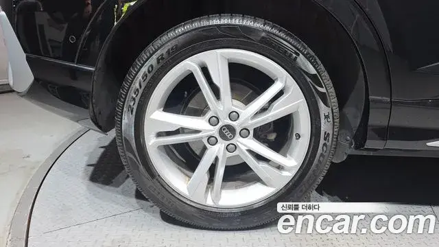 Audi Q3 2022 — ფოტო 2/31