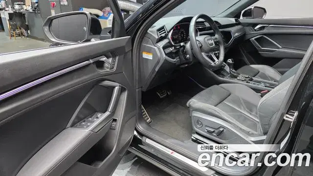 Audi Q3 2022 — ფოტო 21/31