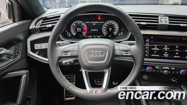 Audi Q3 2022 — ფოტო 6/31