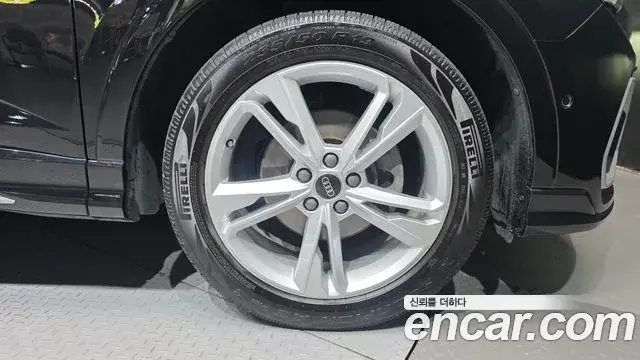 Audi Q3 2022 — ფოტო 27/31
