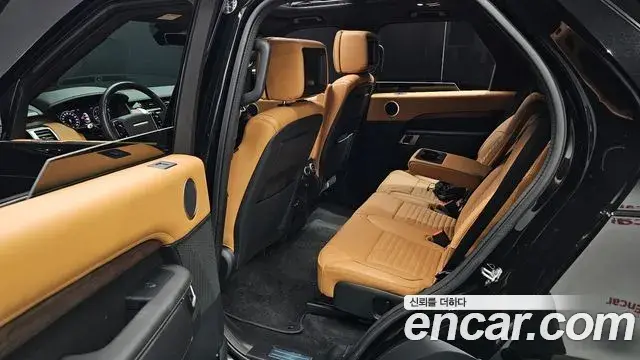 Land Rover Discovery 5 2019 — Photo 21/40