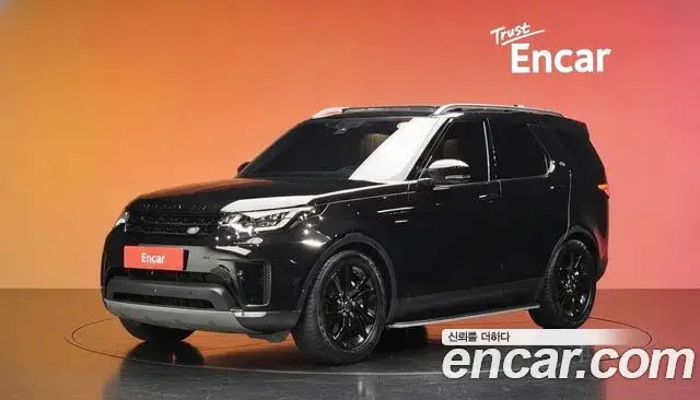Land Rover Discovery 5 2019 — Photo 4/40
