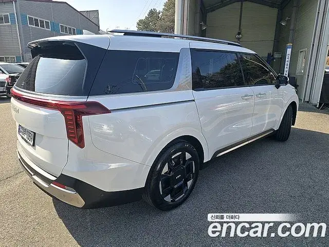 Kia Carnival 2024 — Photo 2/20