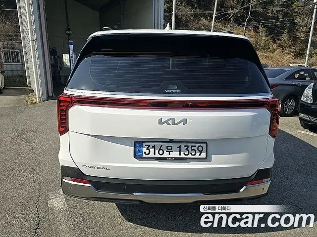 Kia Carnival 2024 — Photo 4/20