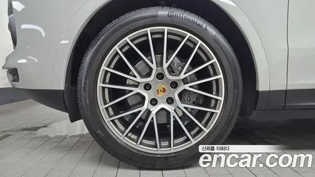 Porsche Cayenne 2022 — Şəkil 15/34