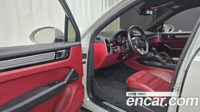 Porsche Cayenne 2022 — Şəkil 26/34