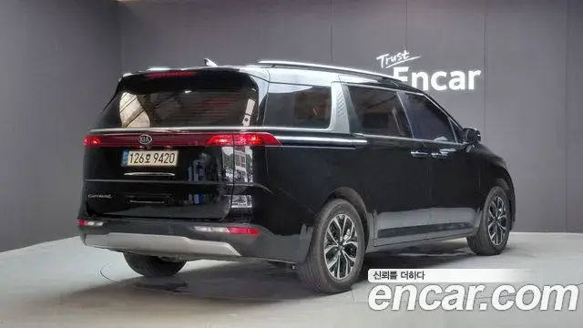 Kia Carnival 2021 — ფოტო 12/34