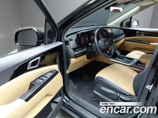 Kia Carnival 2021 — ფოტო 10/34