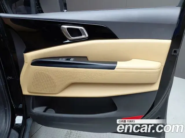 Kia Carnival 2021 — ფოტო 34/34