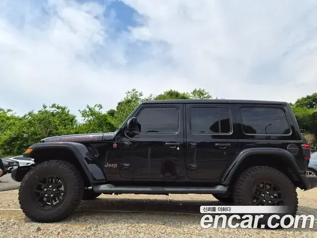 Jeep Wrangler 2025 — ფოტო 7/8