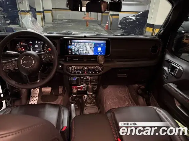 Jeep Wrangler 2025 — ფოტო 4/8