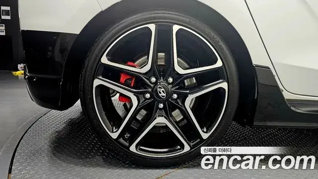 Hyundai Veloster 2018 — Фото 4/20