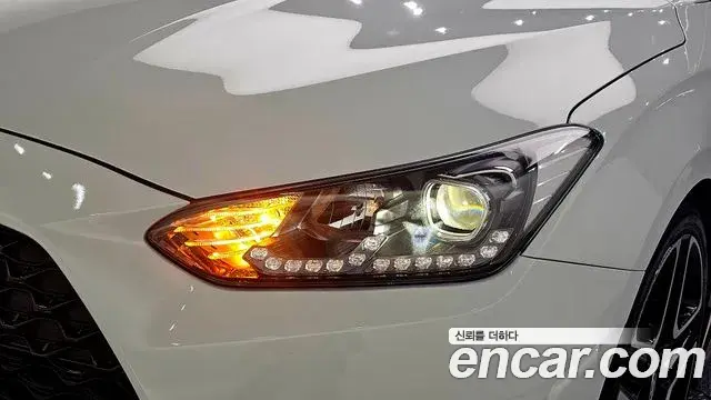 Hyundai Veloster 2018 — ფოტო 3/30