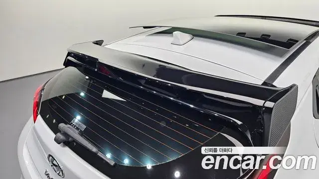 Hyundai Veloster 2018 — ფოტო 27/30