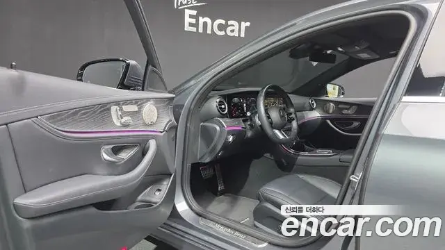 Mercedes-Benz E-Class 2022 — Şəkil 19/32