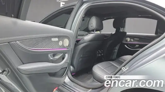 Mercedes-Benz E-Class 2022 — Şəkil 20/32