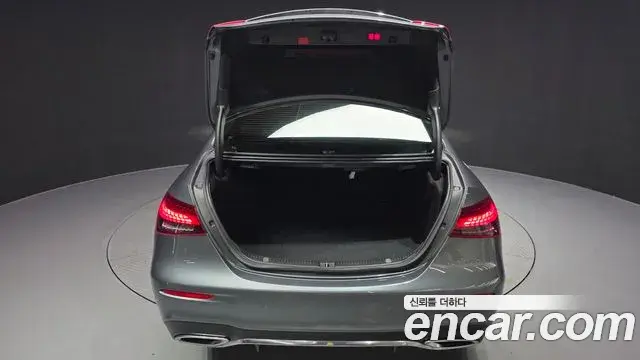 Mercedes-Benz E-Class 2022 — Şəkil 7/32