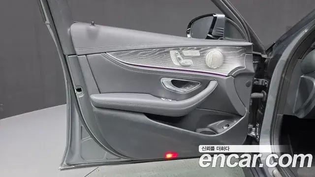 Mercedes-Benz E-Class 2022 — Şəkil 21/32