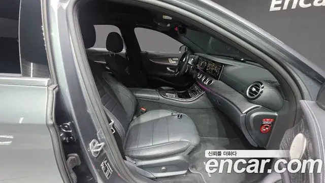 Mercedes-Benz E-Class 2022 — Şəkil 18/32