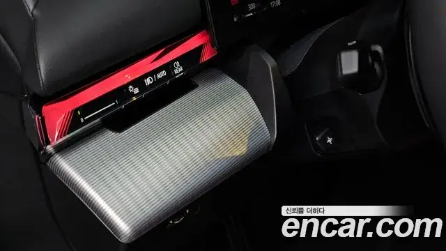 BMW 5 Series 2025 — Фото 13/20