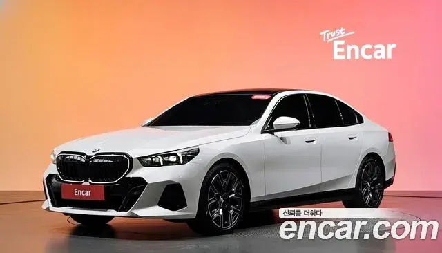 BMW 5 Series 2025 — Фото 1/20