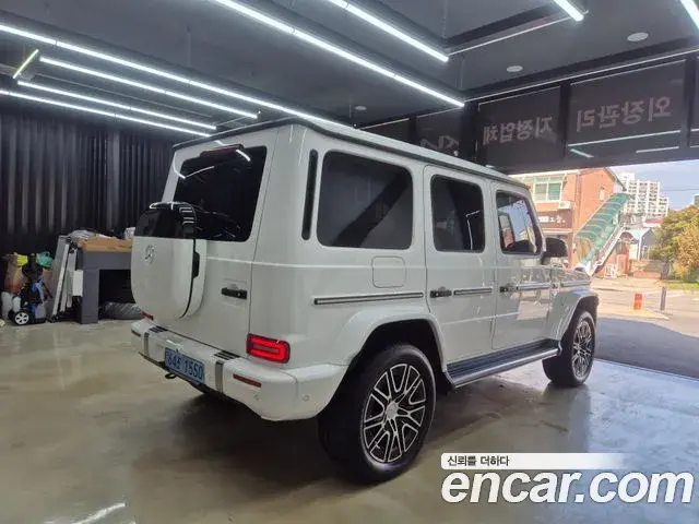 Mercedes-Benz G-Class 2025 — Photo 17/17