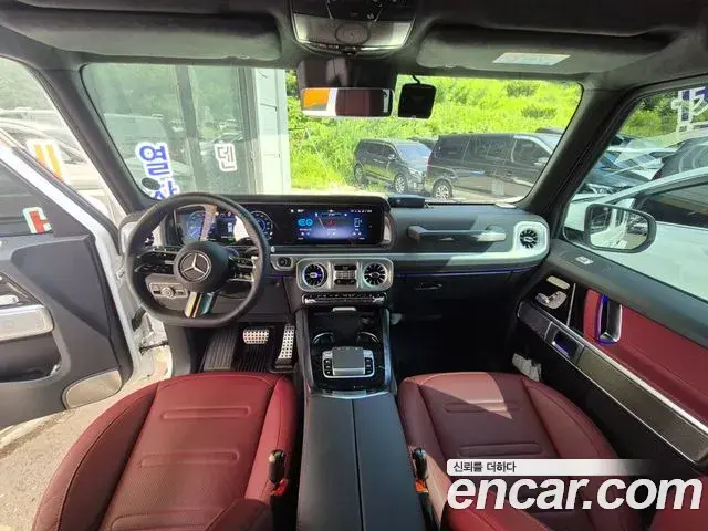 Mercedes-Benz G-Class 2025 — Photo 6/17