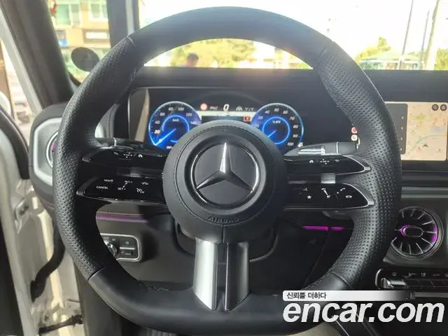 Mercedes-Benz G-Class 2025 — Photo 4/17