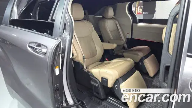 Toyota Sienna 2023 — Photo 34/35