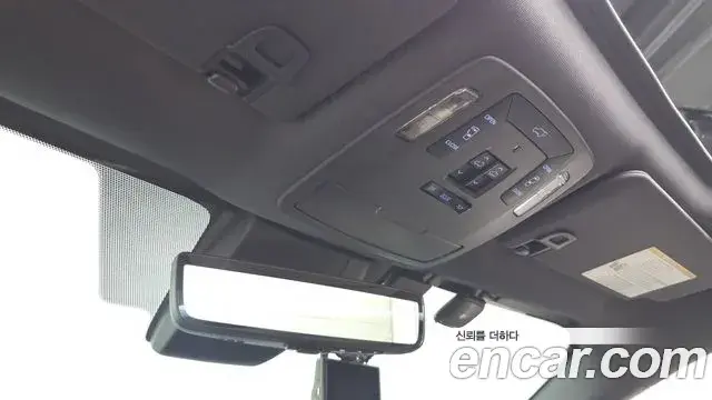 Toyota Sienna 2023 — Photo 9/35