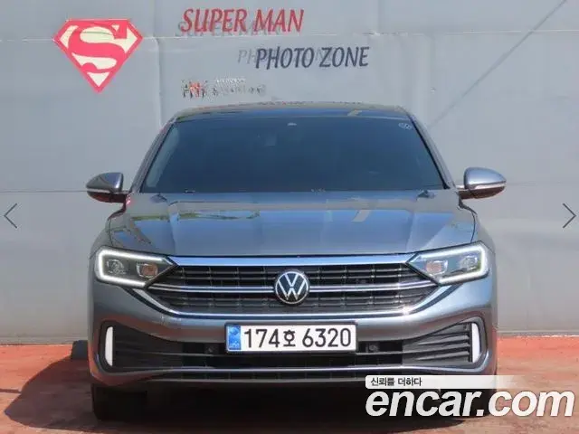 Volkswagen Jetta 2023 — ფოტო 10/19
