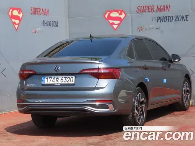 Volkswagen Jetta 2023 — ფოტო 17/19
