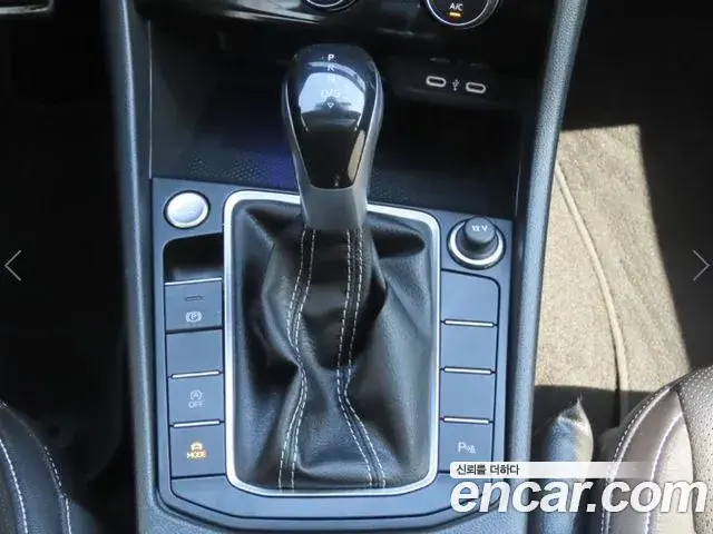 Volkswagen Jetta 2023 — ფოტო 13/19