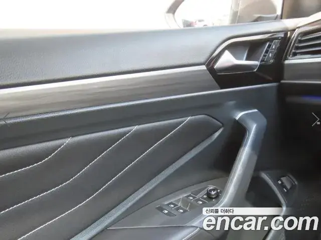 Volkswagen Jetta 2023 — ფოტო 8/19