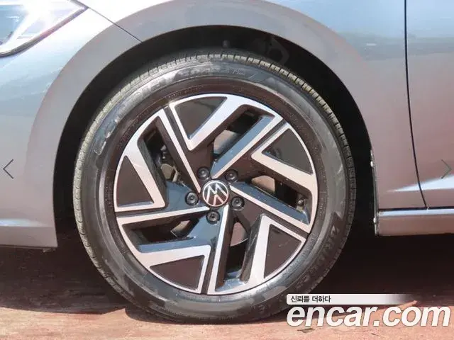 Volkswagen Jetta 2023 — ფოტო 9/19
