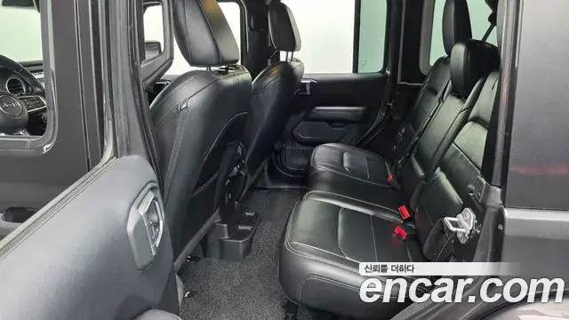 Jeep Wrangler 2019 — Photo 19/20