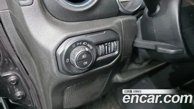 Jeep Wrangler 2019 — Photo 15/20