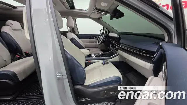 Kia Carnival 2024 — Photo 2/36