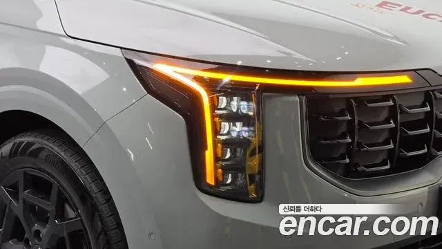 Kia Carnival 2024 — Photo 4/36