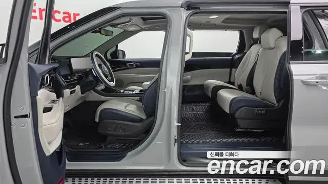 Kia Carnival 2024 — Photo 34/36