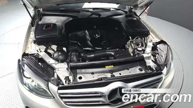 Mercedes-Benz GLC-Class 2018 — ფოტო 17/20