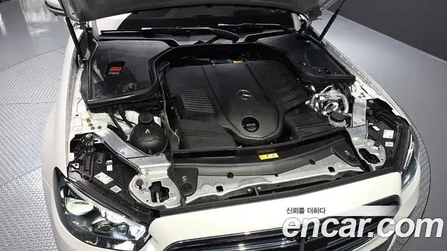 Mercedes-Benz E-Class 2023 — Фото 5/20