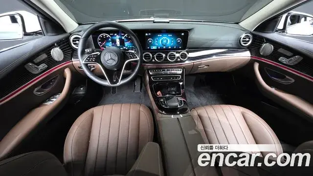 Mercedes-Benz E-Class 2023 — Фото 10/20