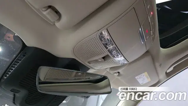 Mercedes-Benz E-Class 2023 — Şəkil 8/35