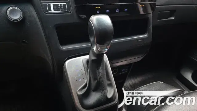 Hyundai Staria 2022 — Photo 21/31