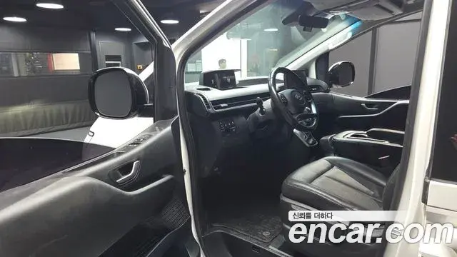Hyundai Staria 2022 — Photo 17/31