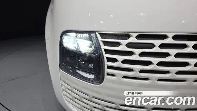 Hyundai Staria 2022 — Photo 8/31