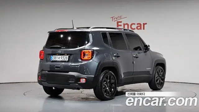 Jeep Renegade 2023 — Photo 23/37