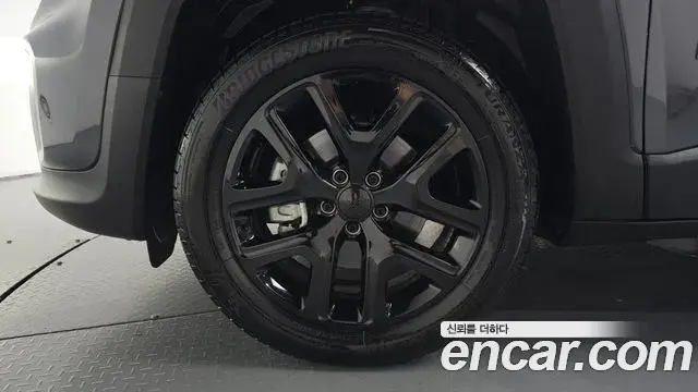 Jeep Renegade 2023 — Photo 31/37